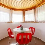 Anthony 2 By Interhome