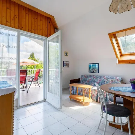 Anthony 2 By Interhome *