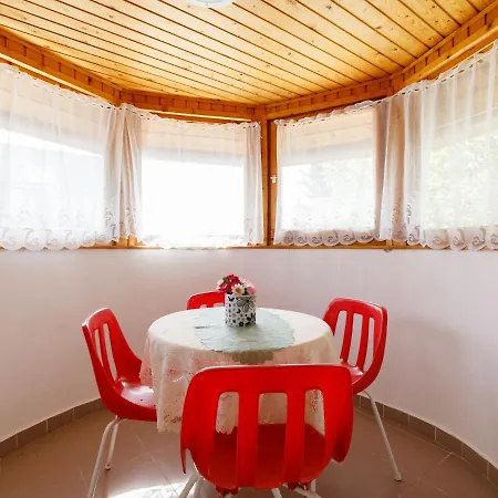 Anthony 2 By Interhome