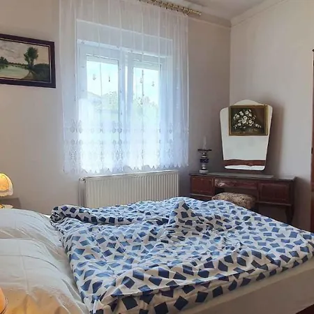 Anthony 2 By Interhome