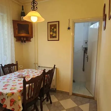 Anthony 2 By Interhome *