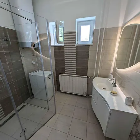 Anthony 2 By Interhome Apartament *