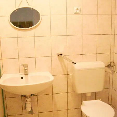 Anthony 2 By Interhome