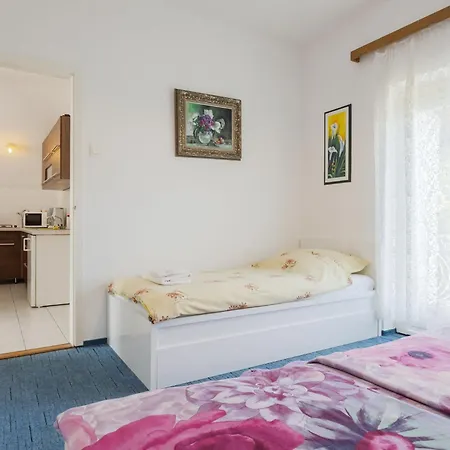 Anthony 2 By Interhome Apartamento *